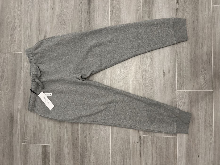 Nowe spodnie dresowe Calvin Klein rozm L
