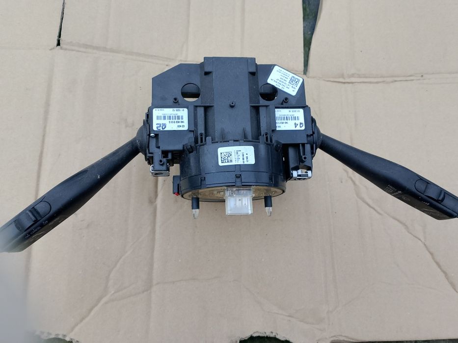 Przełącznik zespolony VW Golf 6