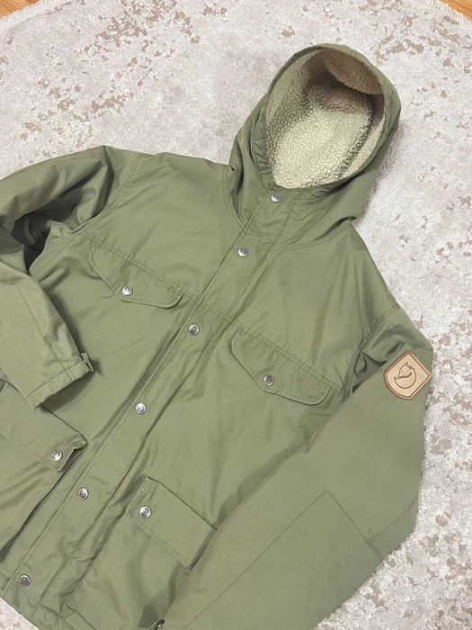 Зимняя мужская куртка fjallraven greenland на флисовой подкладке.