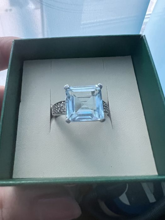 Серебряное кольцо с топазом