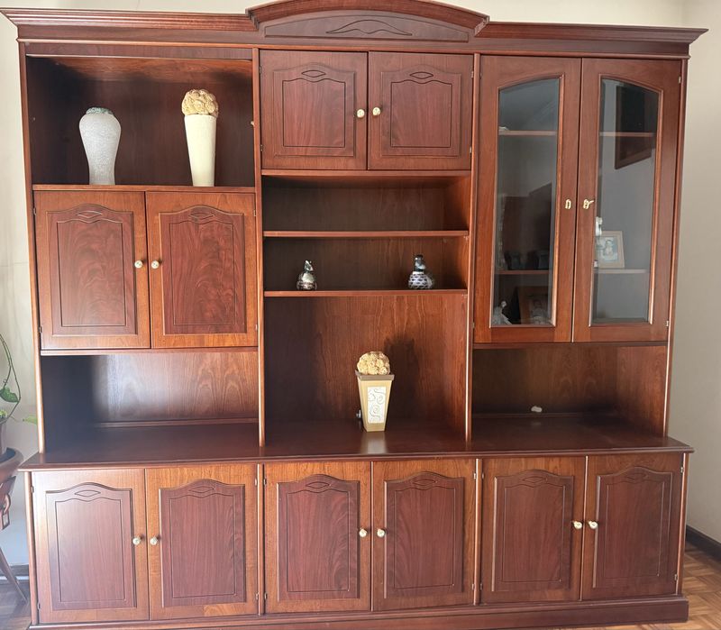 Movel com vitrina