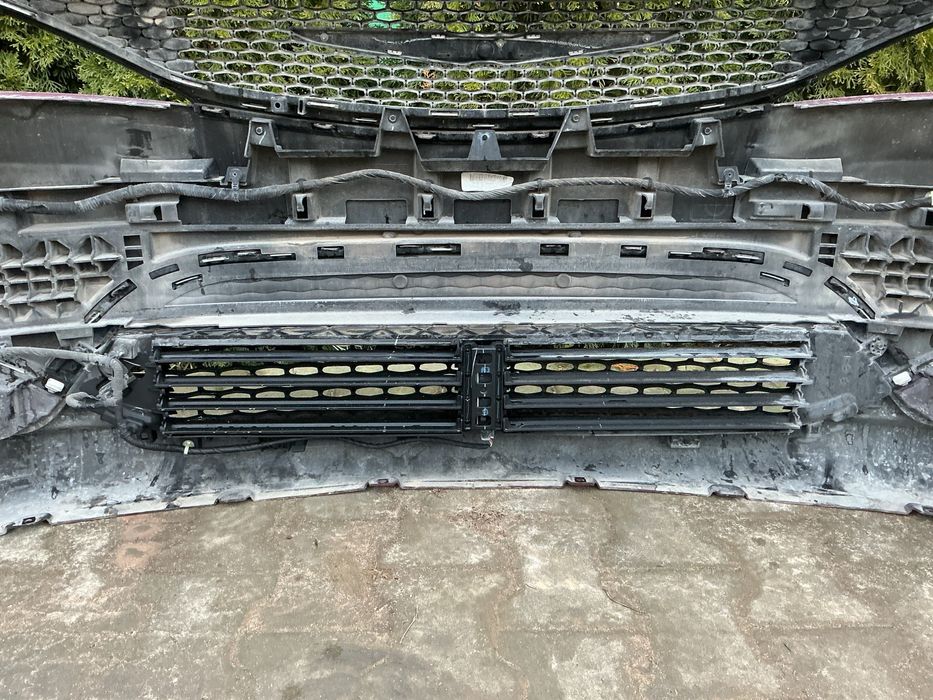 Zderzak przód kompletny chrysler pacifica 17-20r PRV