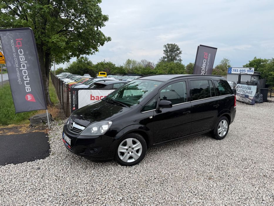 OPEL ZAFIRA Z ROKU 2011 7-Osobowy 1.6 16 v stan Bdb Klima