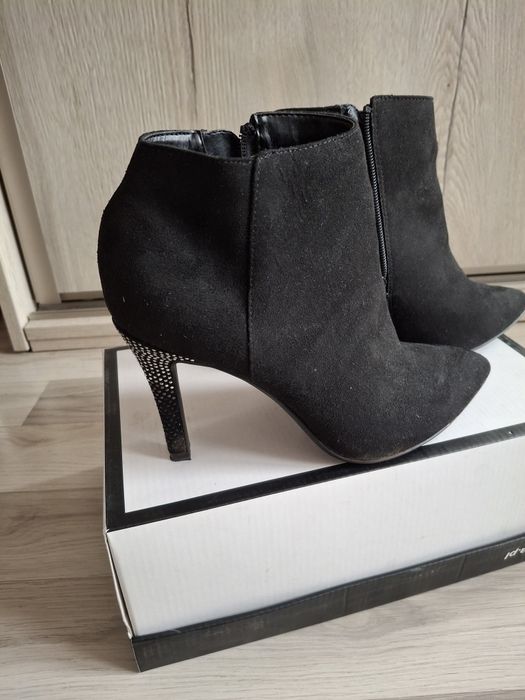 Buty różne wyprzedaż