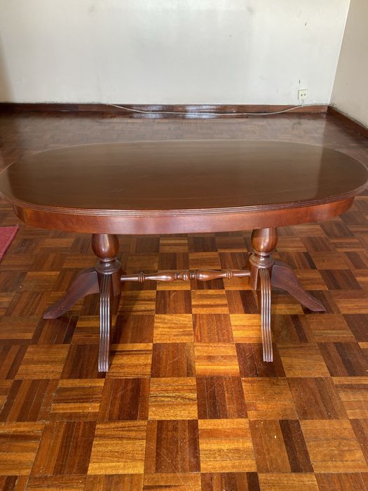 Mesinha de cafe em madeira maciça estilo classico ingles