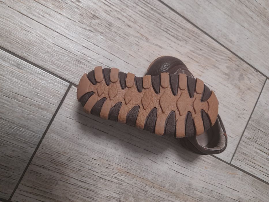 Buty chłopięce rozmiar 24