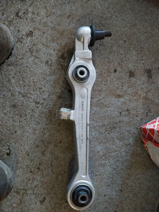 Wahacza Dolny Przód prawa Audi ( A4,6,8,)