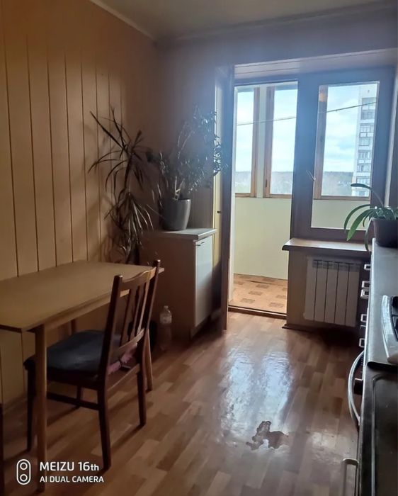 3х к.из.кв. в 3-х мин.от входа в метро 23Августа. 76м2. Старт-62999$