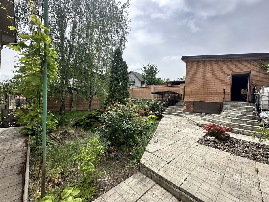 Продаж будинок Ж/М Перемога між Ж/М Сокіл