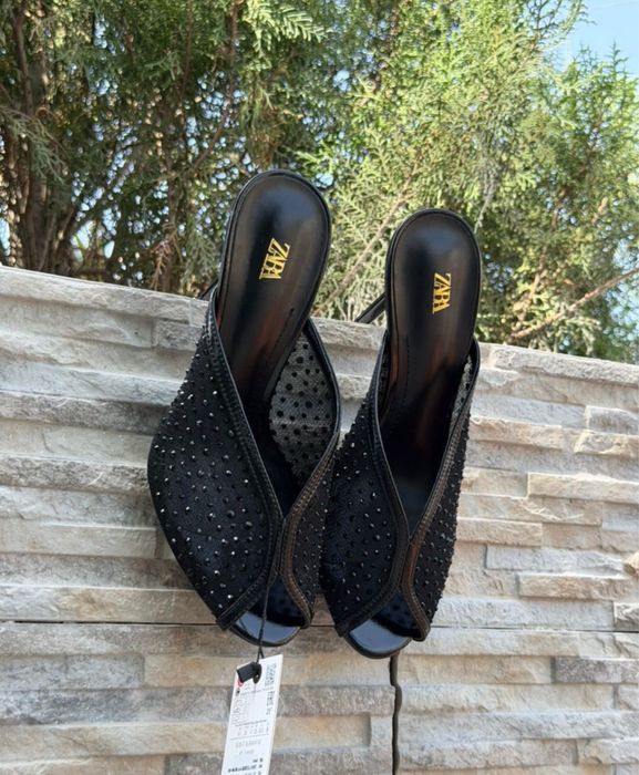 Жіночі мюлі Zara