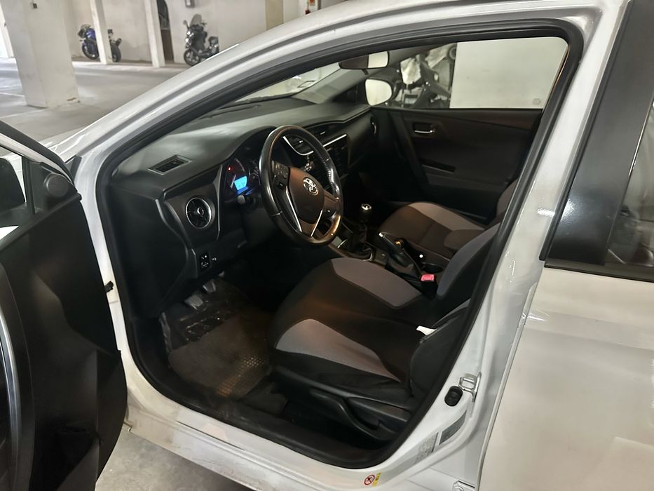 Toyota Auris comercial 1.4 Diesel