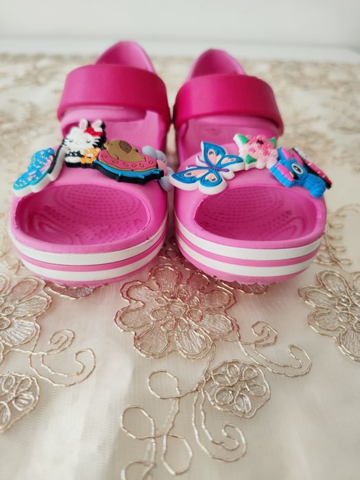 Crocs c12 29 30 lekkie sandały do wody plaża basen przypinki stitch li