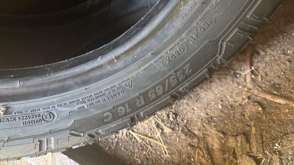 Michelin Agilis CrossClimate 235/65 R16 121/119R — всесезонні шини