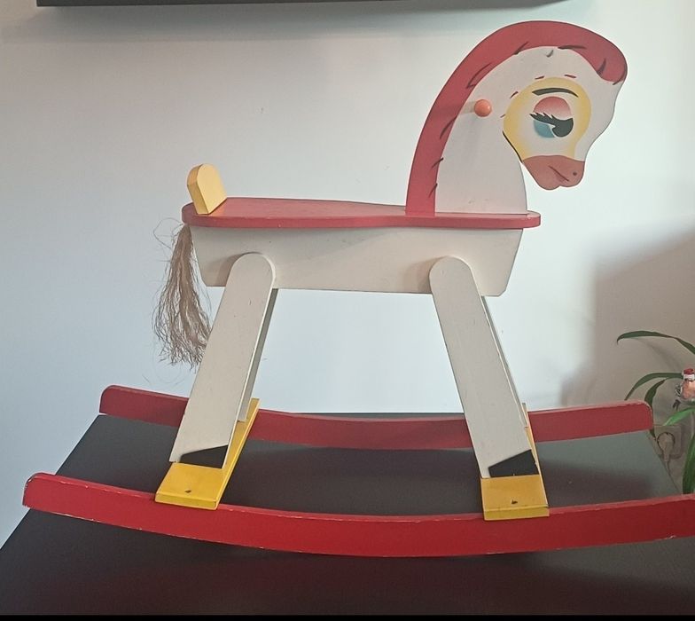 Brinquedo antigo com campainhas