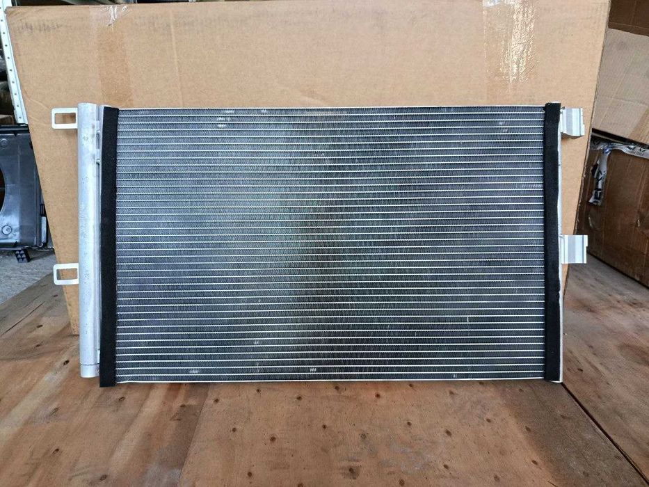 Радіатор кондиціонера Tesla M3 2017-2020