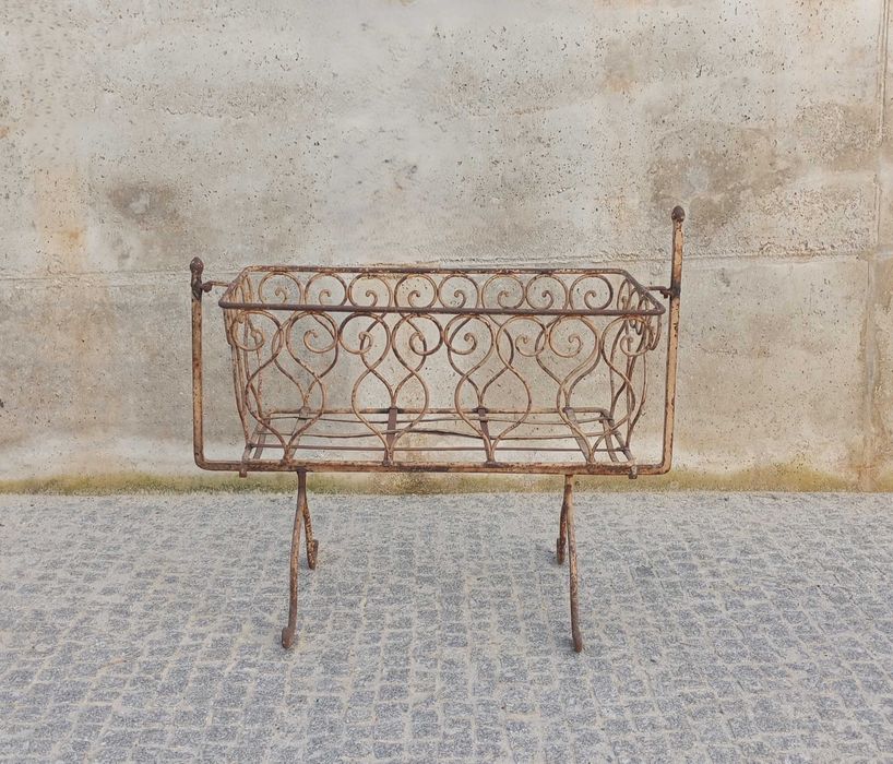 Antigo berço em ferro séc. XIX/XX