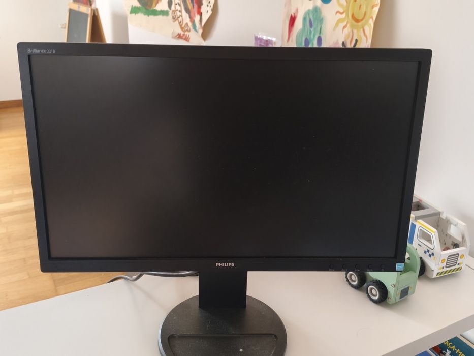 Vendo monitor philips 221B8L de  21" tilt vertical