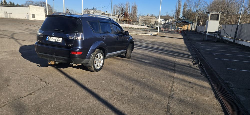 Продам Mitsubishi Outlander xl