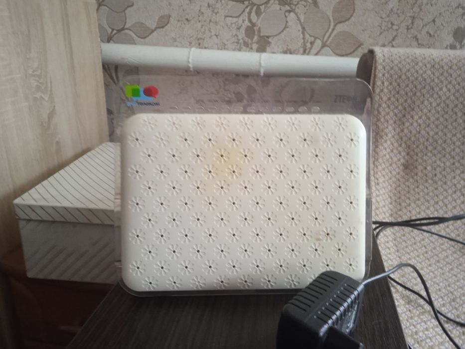 WiFi роутер ZTE ZXV10 H108L