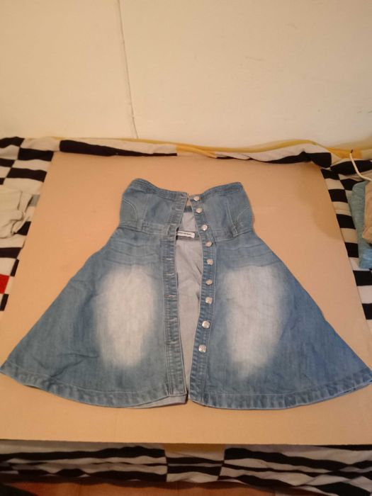 Varias roupas de senhora