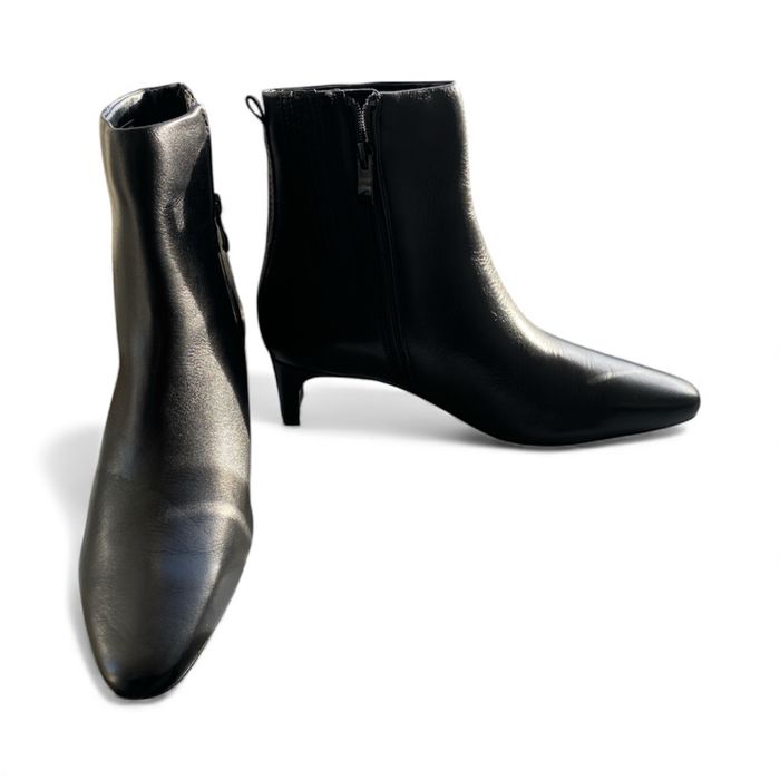 Женские кожаные ботинки ботильоны Clarks p 40