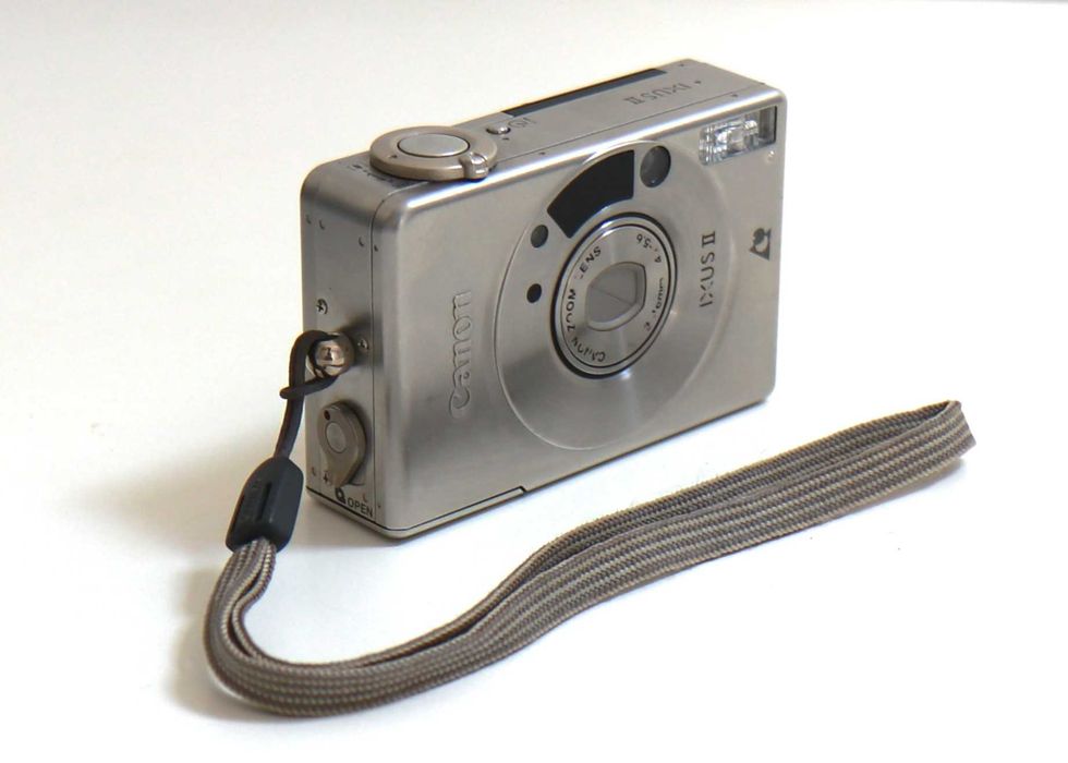 Canon Ixus II máquina fotográfica analógica vintage (de rolo)