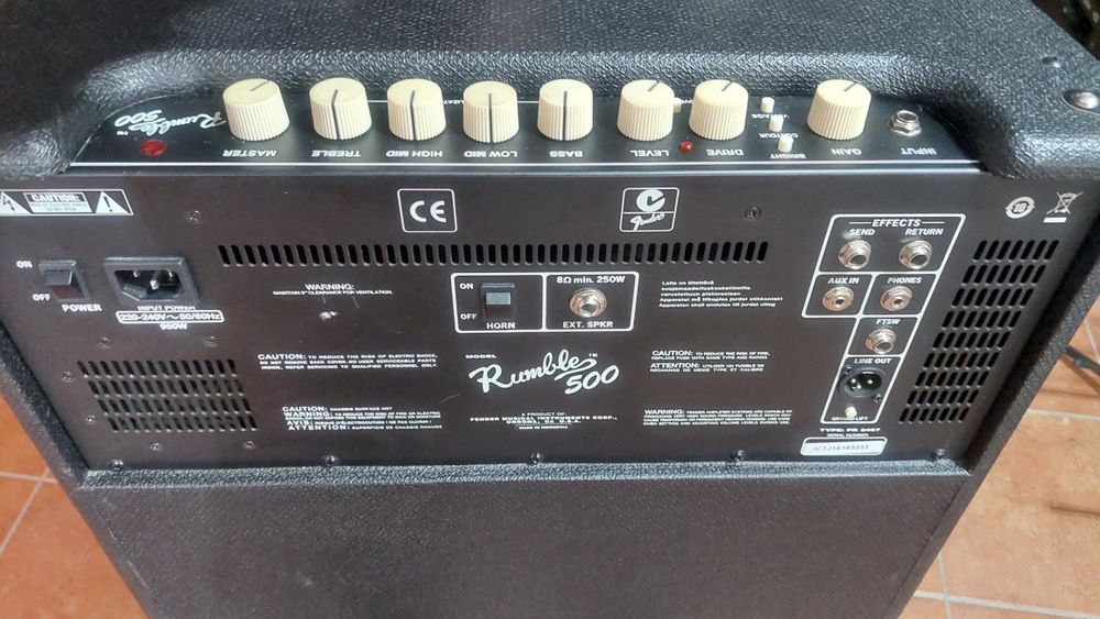 FENDER RUMBLE 500 V3 Amplificador Combo p  Baixo