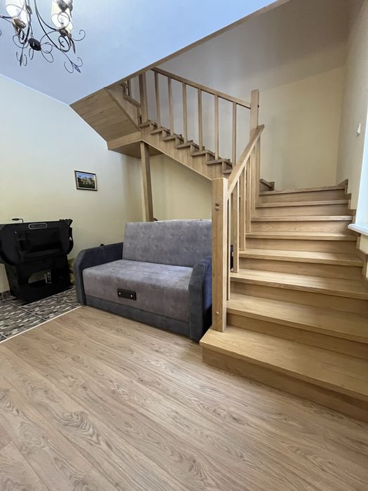 Готовий будинок біля лісу,поруч міста,готовий до заселення.