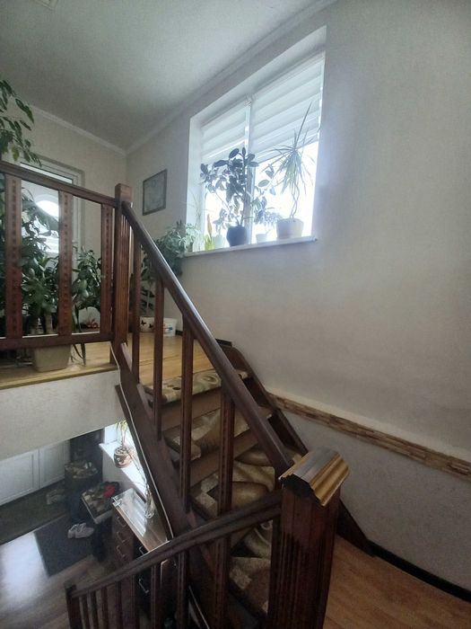 Продається 2-поверховий будинок у смт. Великодолинське (СК "Схід").