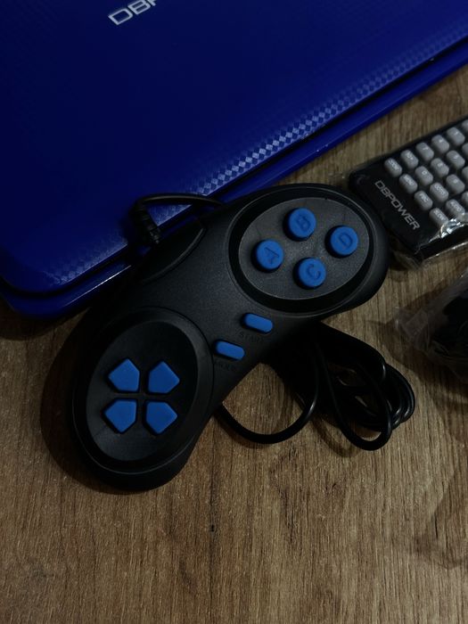 портативний DVD-програвач DBPOWER з великим HD-екраном 15,6