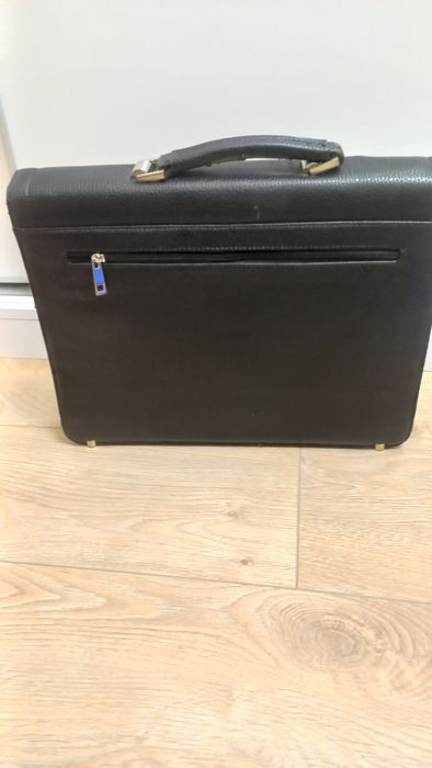 Чоловічий портфель