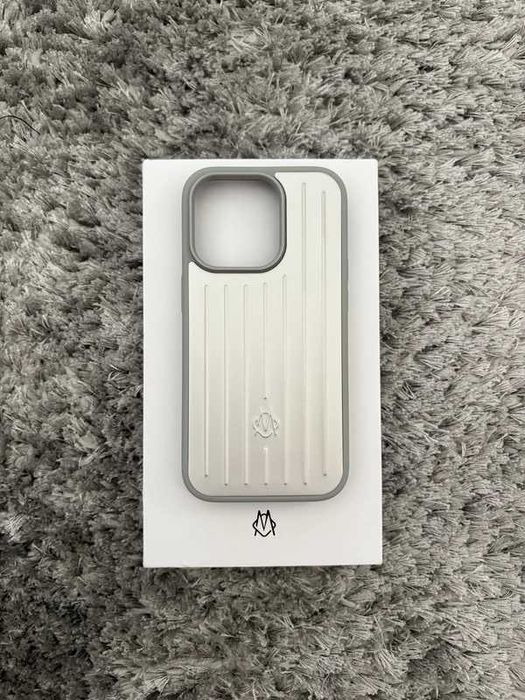 Capa Rimowa cinzenta (iPhone 15 Pro)