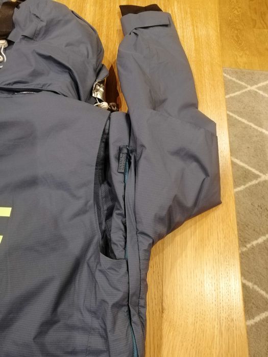 Kurtka zimowa damska S 4F Primaloft Gold kol. olimpijska