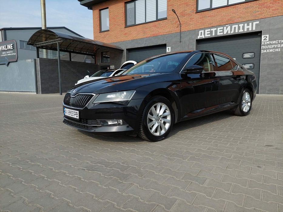 Автомобіль Skoda Superb 3