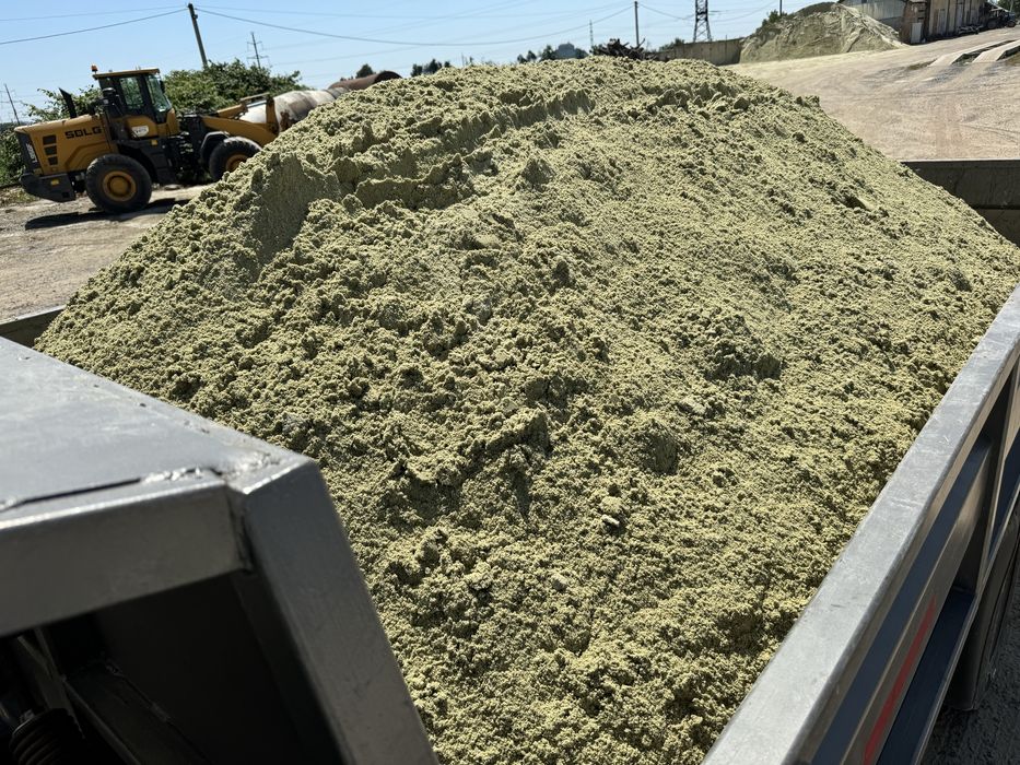 Пісок,щебень,отсев,цемент доставка,вантажні перевезння,вивіз сміття.