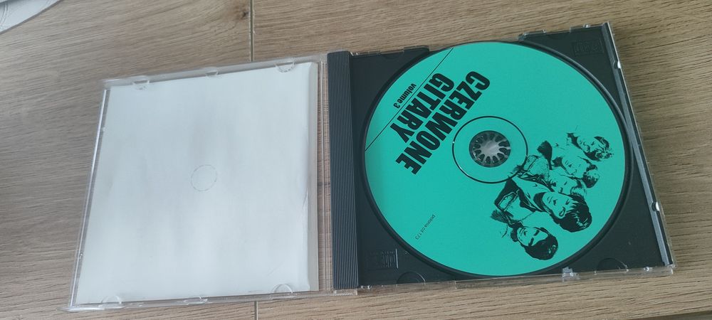 Płyta CD czerwone gitary