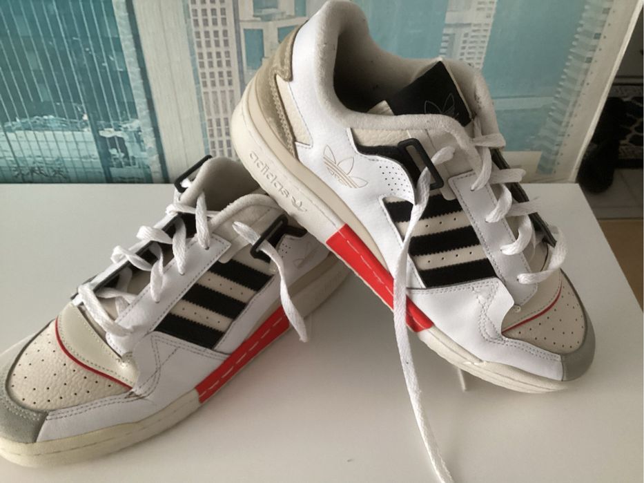 Oryginalne buty firmy Adidas roz 44