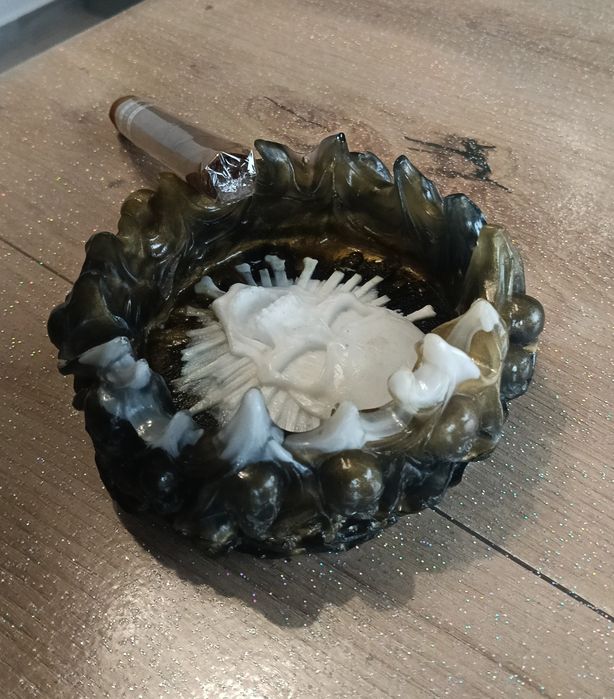 Popielniczka z żywicy