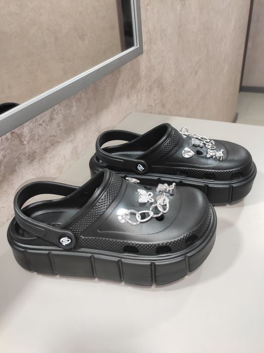 Кроксы женские с джибитсами