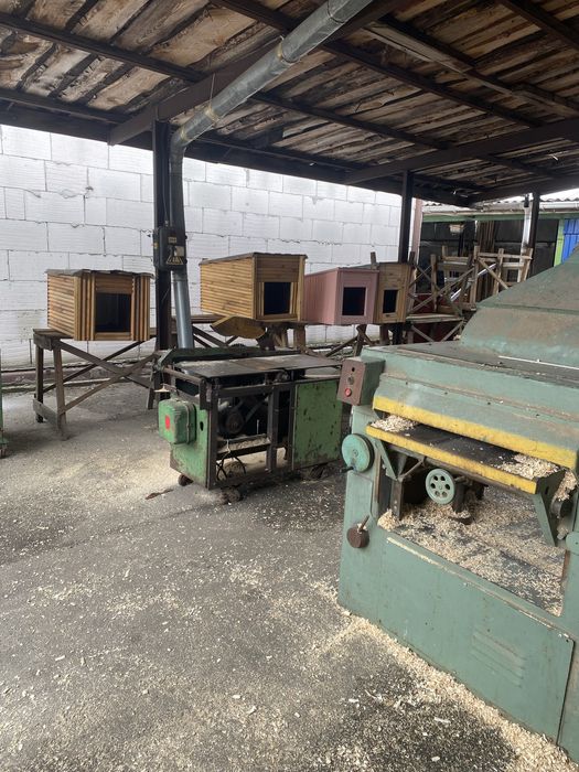 Собача будка з натуральної деревини