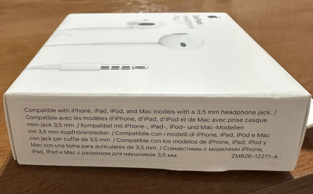 Наушники Apple проводные.
