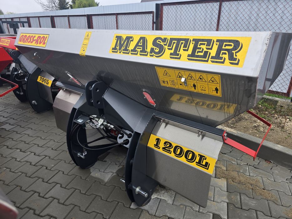 Dwutarczowy rozsiewacz nawozów GRASS ROL MASTER 700L do 2000 L wysiew do 36 m