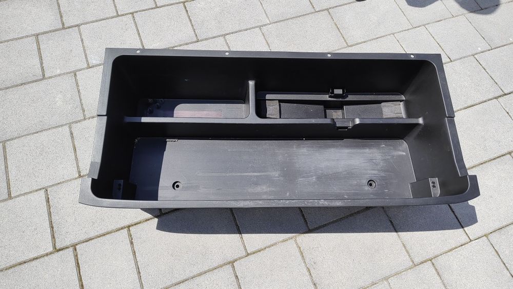 Wanna, korytko, wypełnienie bagażnika plastikowe RAV4 III