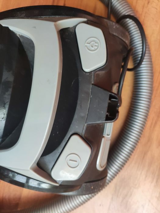 Пилосос для сухого прибирання пилосмок без мішка