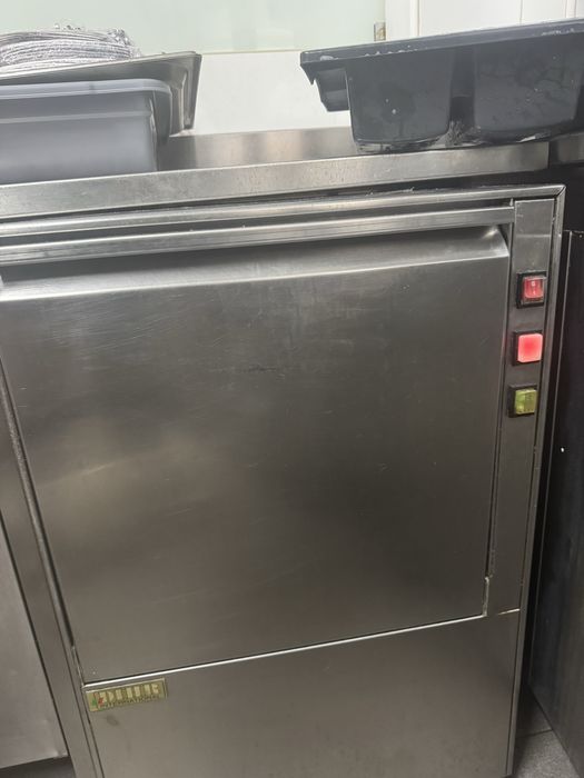 Maquina de lavar louça para peças