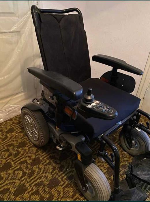 маневрений електровізок з управлінням