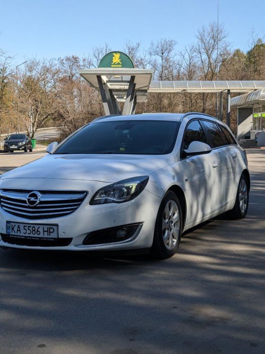 Продам надійний та доглянутий автомобіль у хорошому технічному стані.
Авто повністю на ходу, вкладень не потребує, сів і поїхав.

Технічний стан:
	•	Двигун працює рівно, без сторонніх шумів
	•	Коробка передач без ривків
	•	Ходова частина обслужена
	•	Масла та фільтри замінювались вчасно

Кузов та салон:
	•	Кузов без корозії
	•	Салон охайний, не прокурений
	•	Всі кнопки та електроніка працюють

Комплектація:
	•	Кондиціонер / клімат-контроль
	•	Електросклопідйомники
	•	ABS / ESP
	•	Подушки безпеки
	•	Магнітола / мультимедіа
	•	Центральний замок