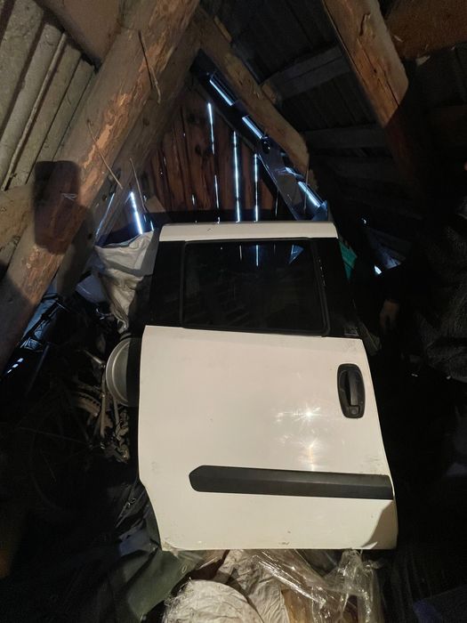 Задня розсувна дверка Fiat Doblo 263, Opel Combo Пасажир