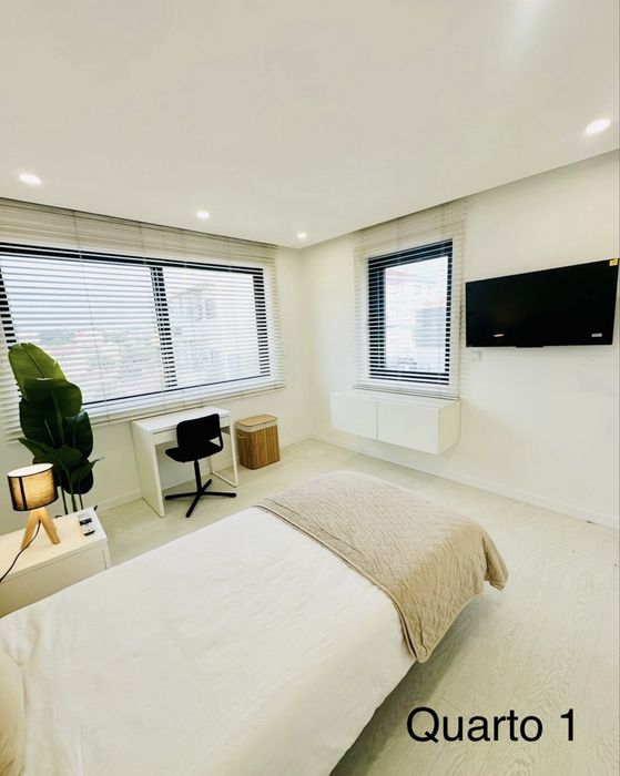 Alugo Quarto  c/Wc Privado