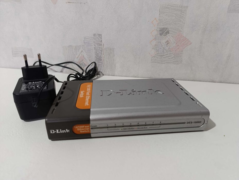 Коммутатор локальной сети (Switch) D-Link DES-1008D 8-портовый